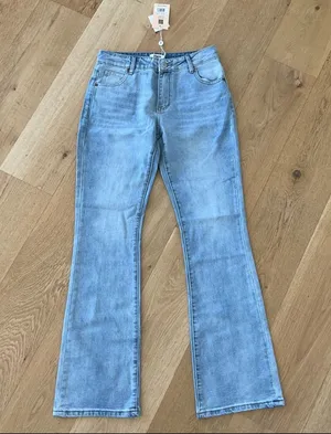 Tiger Mist - Tammie Jeans in Light Blue thumbnail 1