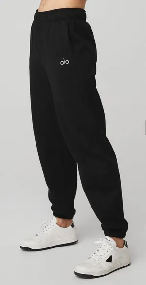 Alo Yoga NWOT Accolade Sweatpants Cool Chrome Logo Black, Pockets Size M thumbnail 1
