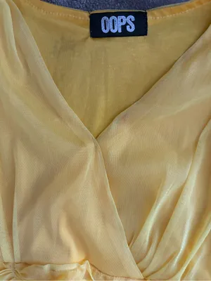 Yellow V thumbnail 3