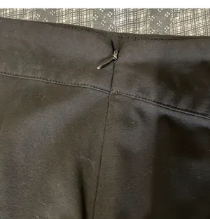 Women’s Old Navy size 6 pencil/a line skirt thumbnail 4