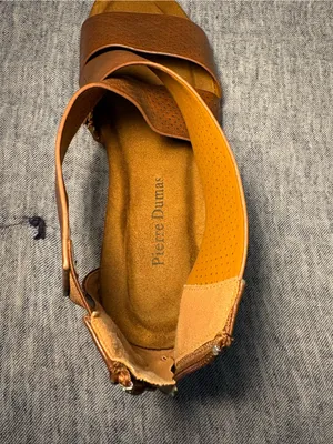 Pierre Dumas Brown Perforated Leather Wedge Sandals Women’s Size 7 thumbnail 5