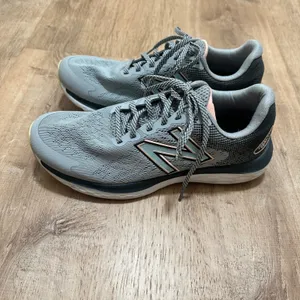 NEW BALANCE | Women's Gray Fresh Foam 680V7‎ Running Athletic Sneakers, Size 8.5 thumbnail 5