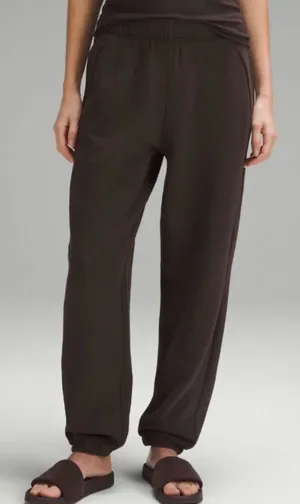 Lululemon Scuba Mid-Rise Oversized Jogger Sz Small *Regular Espresso thumbnail 1