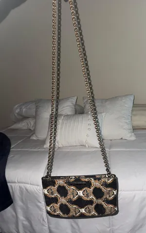 Kelly Wynne crossbody thumbnail 2