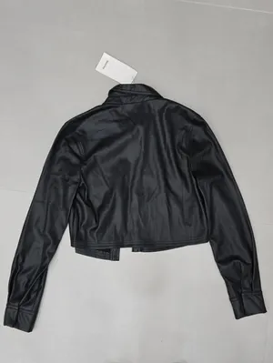 NWT! Bershka Black Faux Leather Cropped Jacket Size XS thumbnail 3