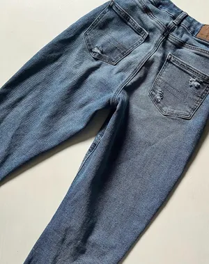 American Eagle mom jeans thumbnail 3