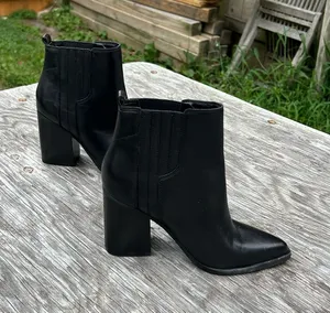 Marc Fisher Alva Black Leather‎ Heeled Bootie size 5.5 thumbnail 1