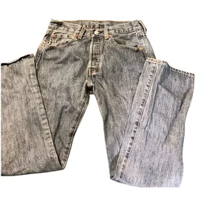 Vintage Levi’s 501 Original Fit Jeans Medium Wash Blue Denim W31 L30 thumbnail 1