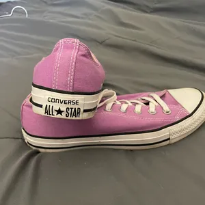 Converse shoes thumbnail 2