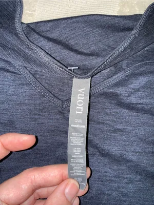 NWOT Vuori‎ Lux V-neck jumpsuit Medium thumbnail 4