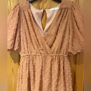 La Femme Pink Swiss Dot V-Neck Short Sleeve‎ Flowy Lined Mini Dress Size Small thumbnail 2