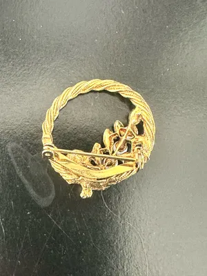 Vintage Gold Tone Brooch with Pearls and Leaves thumbnail 3