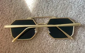 Quay Aviators Sunglasses thumbnail 2