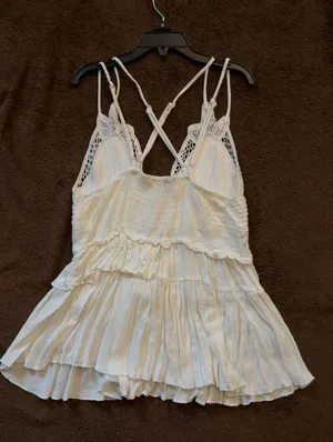 Le Miel Boutique White Flow-y Tank thumbnail 2