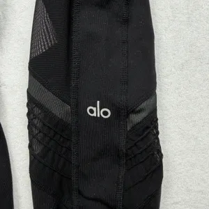 Alo Yoga Ultimate High Waist Legging Women’s Size Small Black Mesh Panel thumbnail 3