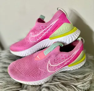 Nike Women’s Epic React Flyknit Running Shoes thumbnail 6