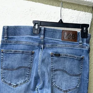 Lee Extreme Motion Straight Fit Tapered Leg women’s jeans 32x32 thumbnail 5