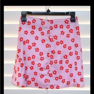 Princess Polly Polly Olton Mini Skirt Pink Red Floral Satin Size 4 thumbnail 3