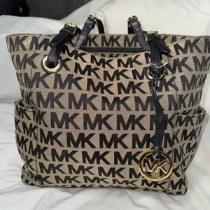 Michael Kors Large Jet Set Tote thumbnail 1