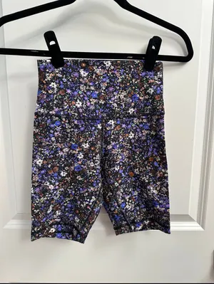 Lululemon 8” Shorts thumbnail 3