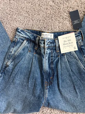 Abercrombie & Fitch The 80’s Mom Jean Ultra High Rise Denim thumbnail 4