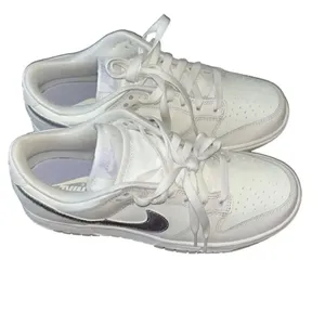 Nike Dunk Low Top White Women's Sneakers(Size 7.5) thumbnail 3
