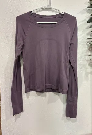 Lululemon Long Sleeve thumbnail 1