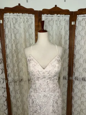 Stunning Melissa Sweet Petal Cashmere Embroidered Wedding Gown thumbnail 8
