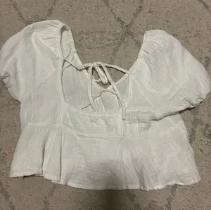 white top Size L thumbnail 2