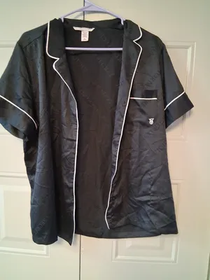 Victoria's Secret collared pj pajama top with pockets in black and white size medium. thumbnail 1
