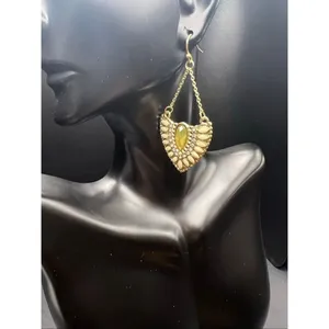 New! Gold Tone Chandelier Fan Shape Cream Soft Yellow Rhinestone Drop Earrings thumbnail 3
