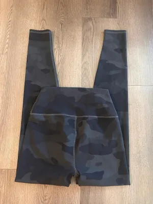 Alo Yoga deep camo leggings thumbnail 2