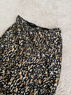 Forever 21 Skirt Leopard Midi Print thumbnail 2