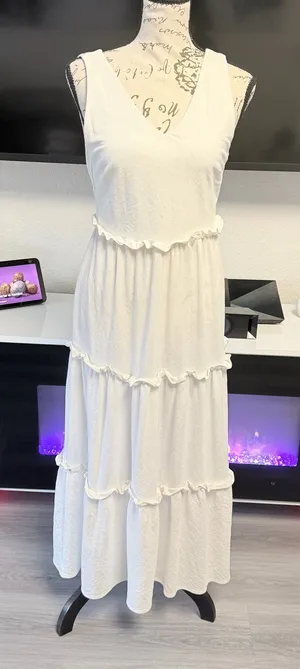 Primark White Tiered Maxi Dress Sleeveless V-Neck Size US 0 / UK 4 thumbnail 1