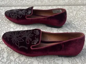 Schutz Burgundy Velvet Loafers Size 6 B Studded Slip On Flats Preppy thumbnail 1