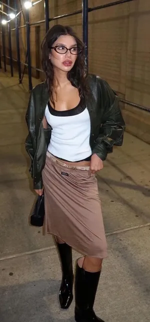 Lioness skirt thumbnail 1