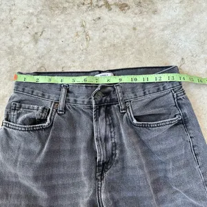 Forever 21 Women's High-Rise Gray/black Denim Jeans Size 27 thumbnail 3
