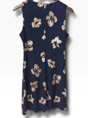 Tommy Hilfiger | NWOT Navy Cream Floral Print Sleeveless Shift Dress (Size 6) thumbnail 4