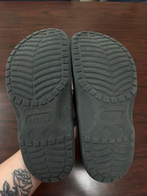 Crocs in Black Size Womens 7- Mens 5 thumbnail 4