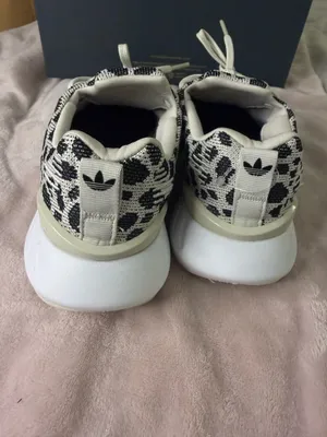 Adidas Swift Run 22 Dalmatian W Shoes Women’s Size 9 thumbnail 3