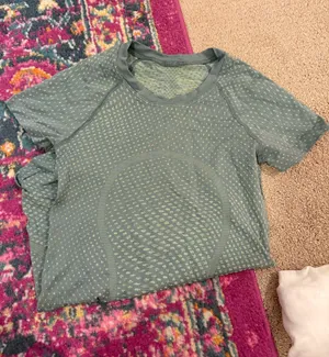 Lululemon Swiftly Tech Short Sleeve 2.0 thumbnail 1