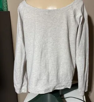 Victoria’s secret’s oversized sweatshirt​​​ thumbnail 3