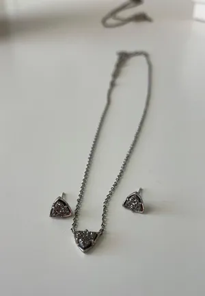 Kendra Scott Jewelry Set thumbnail 1