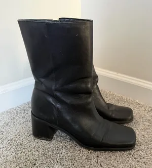 G.H. Bass Women's Black Leather Boots Size 8.5 thumbnail 1