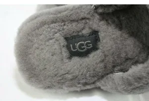 ladies UGG sandals size 7 clean thumbnail 3