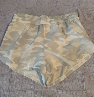 DICK'S Sporting Goods Shorts thumbnail 1