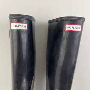 Hunter Original Tall Black Gloss Adjustable Knee High Rain Boots thumbnail 9