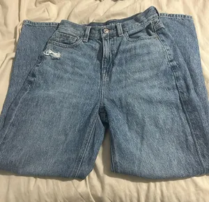 Relaxed Mom Jeans thumbnail 2
