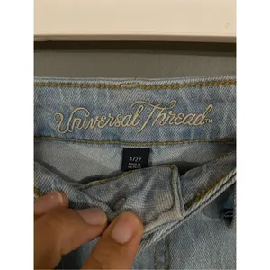 Universal Threads Ripped Distressed Straight Jeans Size 4/27 thumbnail 3