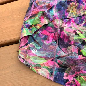 Lululemon Shorts Speed Up Short Multi-Color Floral Mid Rise Brief Lined Size 0 thumbnail 3